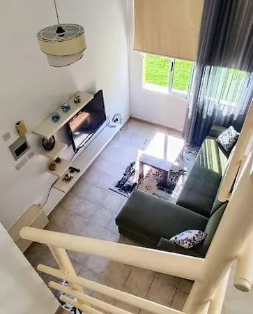 Havuzlu Site Ici Plaja Yakin Ev Daire Girne