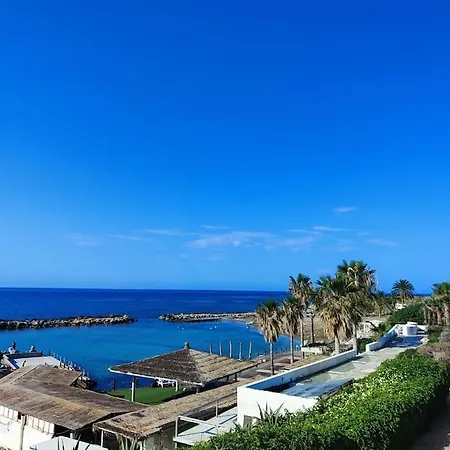 Havuzlu Site Ici Plaja Yakin Ev Daire Girne